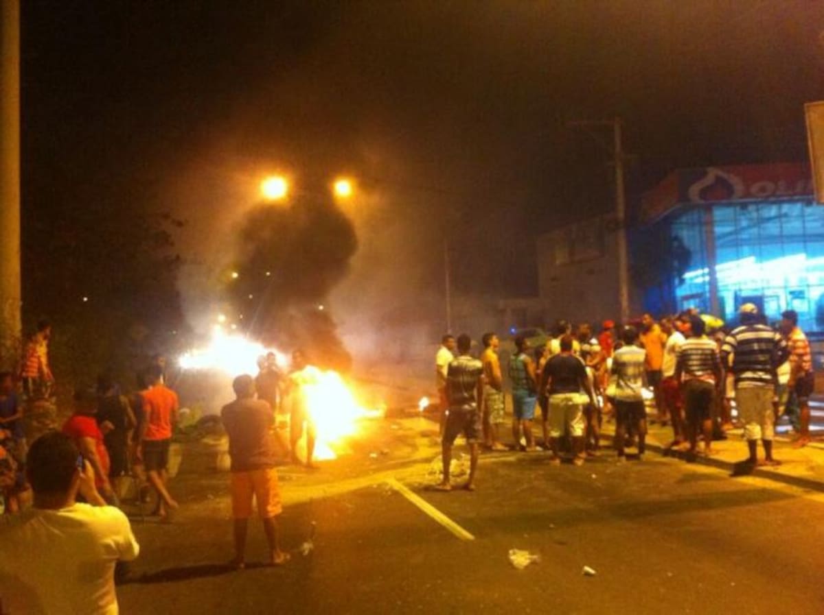El bloqueo se lleva a cabo en la avenida Crisanto Luque a la altura de la Olímpica. Cortesía @GuilloAlonzo1