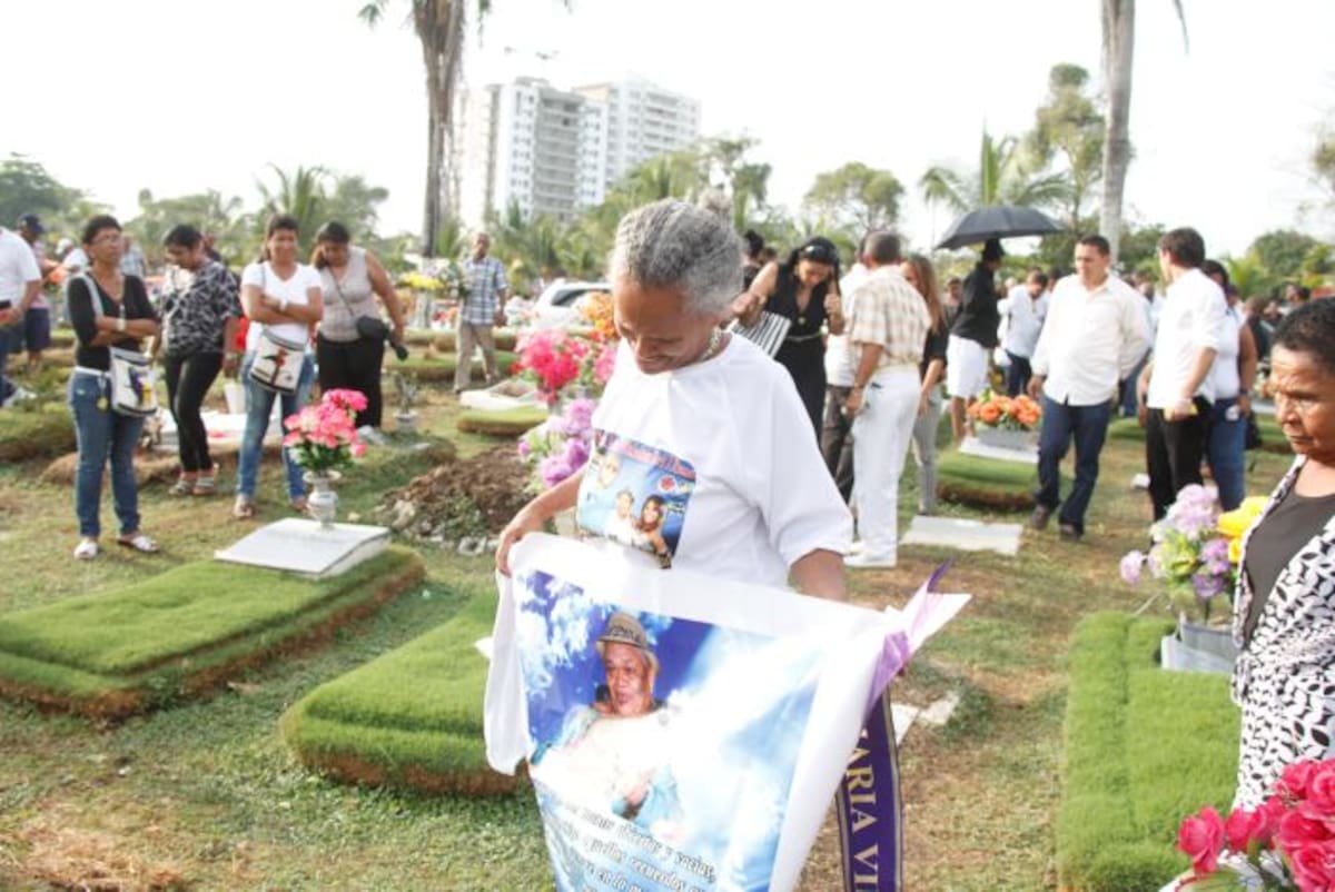 Cientos de cartageneros despidieron a José María Villalobos Luis Aparicio - El Universal