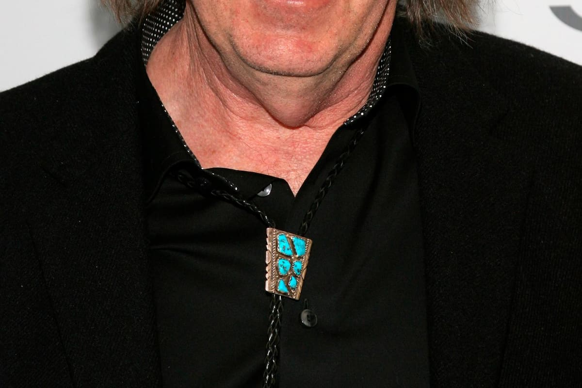 Neil Young pide ayuda a sus seguidores para publicar sus archivos
