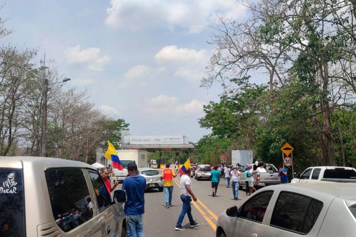 ¡Atención! Conductores de Clemencia y Santa Catalina protestan por el peaje