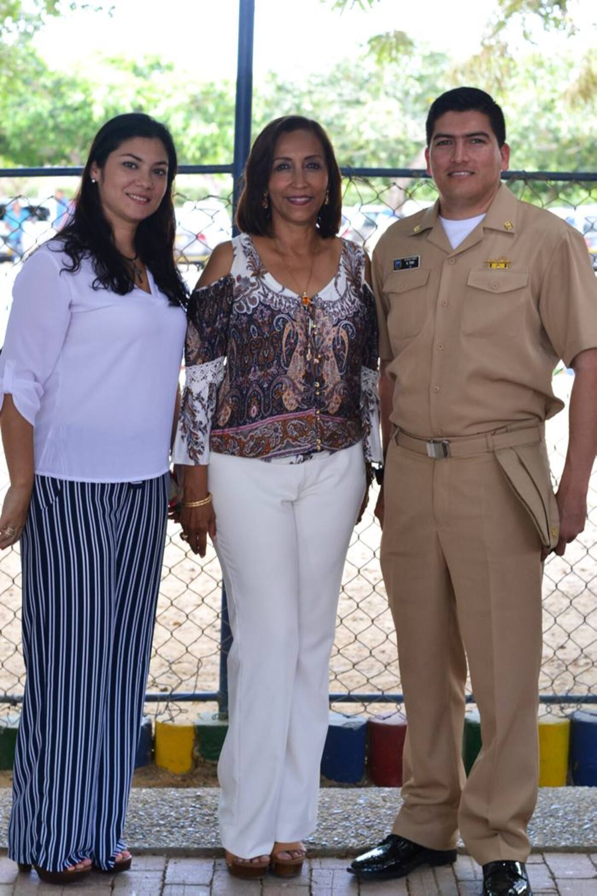 Margarita Paz, Elvira Martínez, directora; y Richard Toro. CORTESÍA