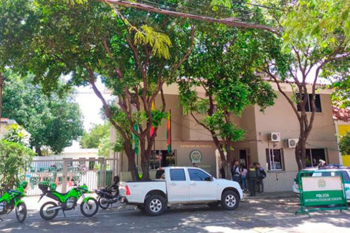 Investigan a mayor de la Policía por acoso sexual contra patrulleras