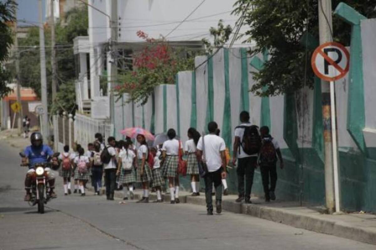 Colegio 20 de Julio no da abasto ante solicitud de nuevos cupos