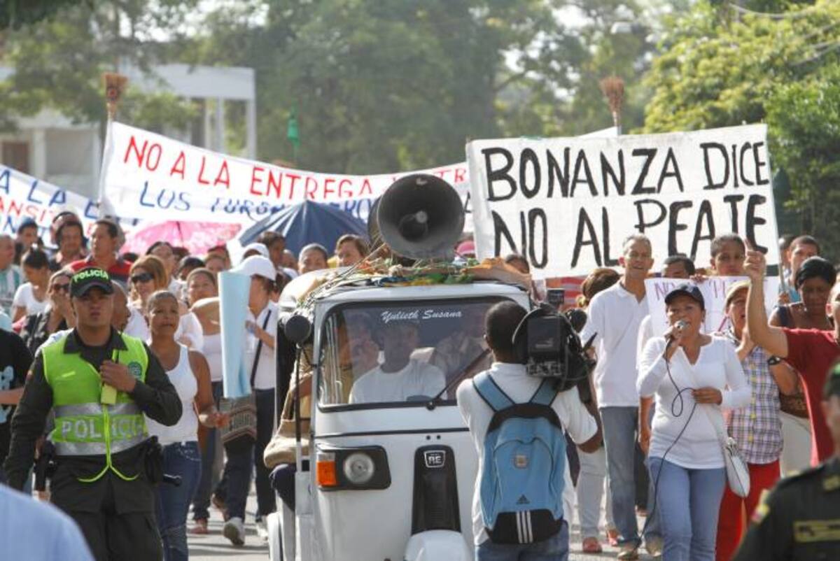 Protestas contra el peaje en Turbaco. JULIO CASTAÑO - EL UNIVERSAL