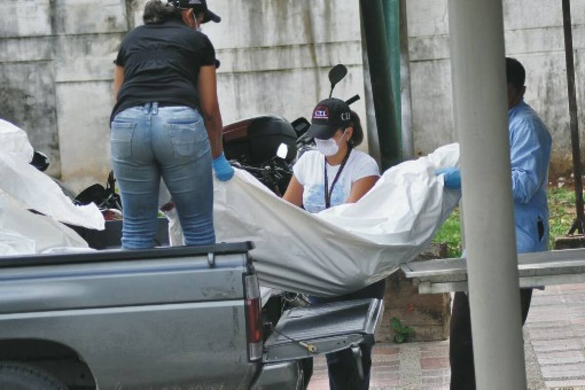 Las autoridades procedieron al rescate de las 4 personas que murieron al inhalar gas carbónico.