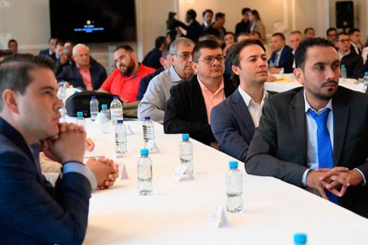 Duque pide a gobernadores y alcaldes trabajar para enfrentar el coronavirus