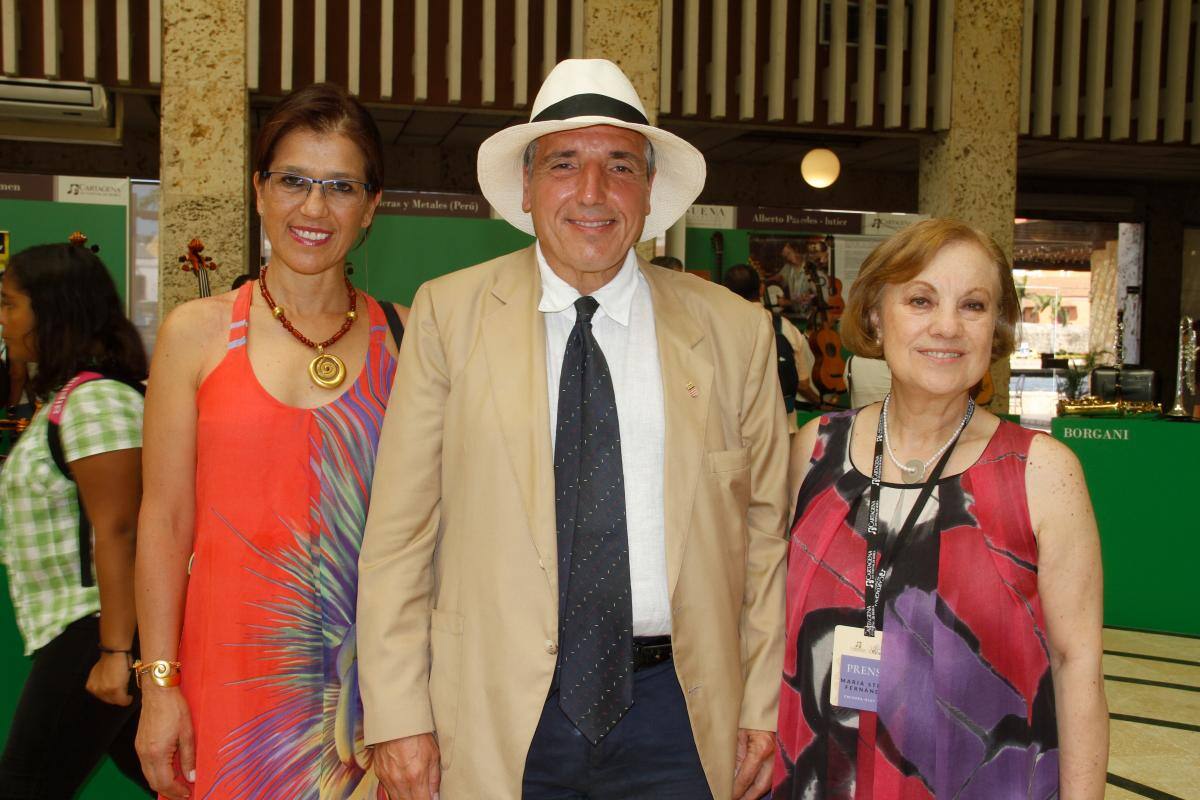 Ligia Domínguez, Mario Barbagallo y María Stella Fernández.