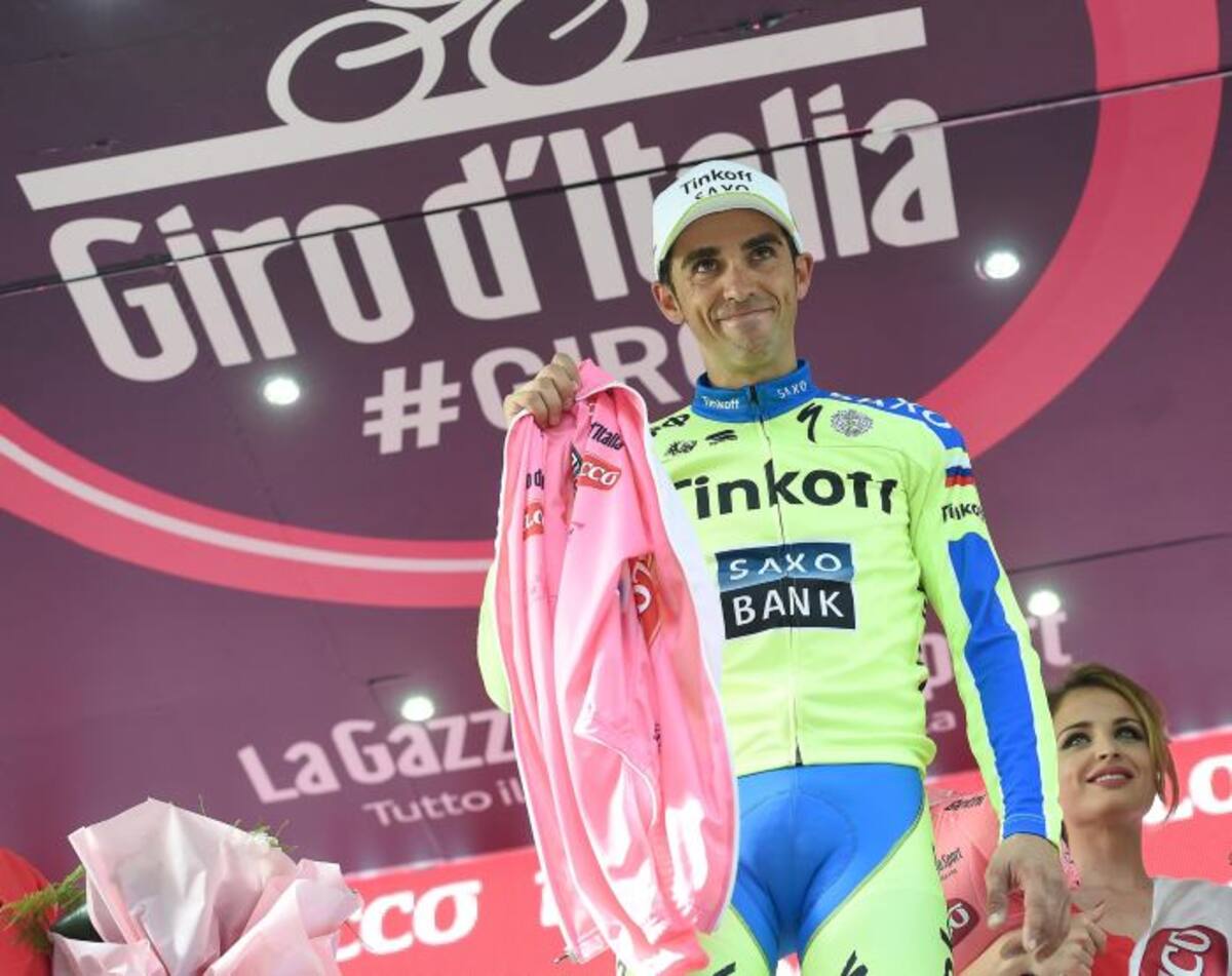 El español, Alberto Contador, sufrió una lesión y es duda para el resto del Giro de Italia. AP Daniel Dal Zennaro