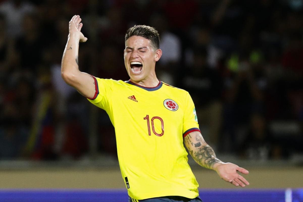 “Estás loco, no voy a comer con la mano”: James habló de su paso por Arabia