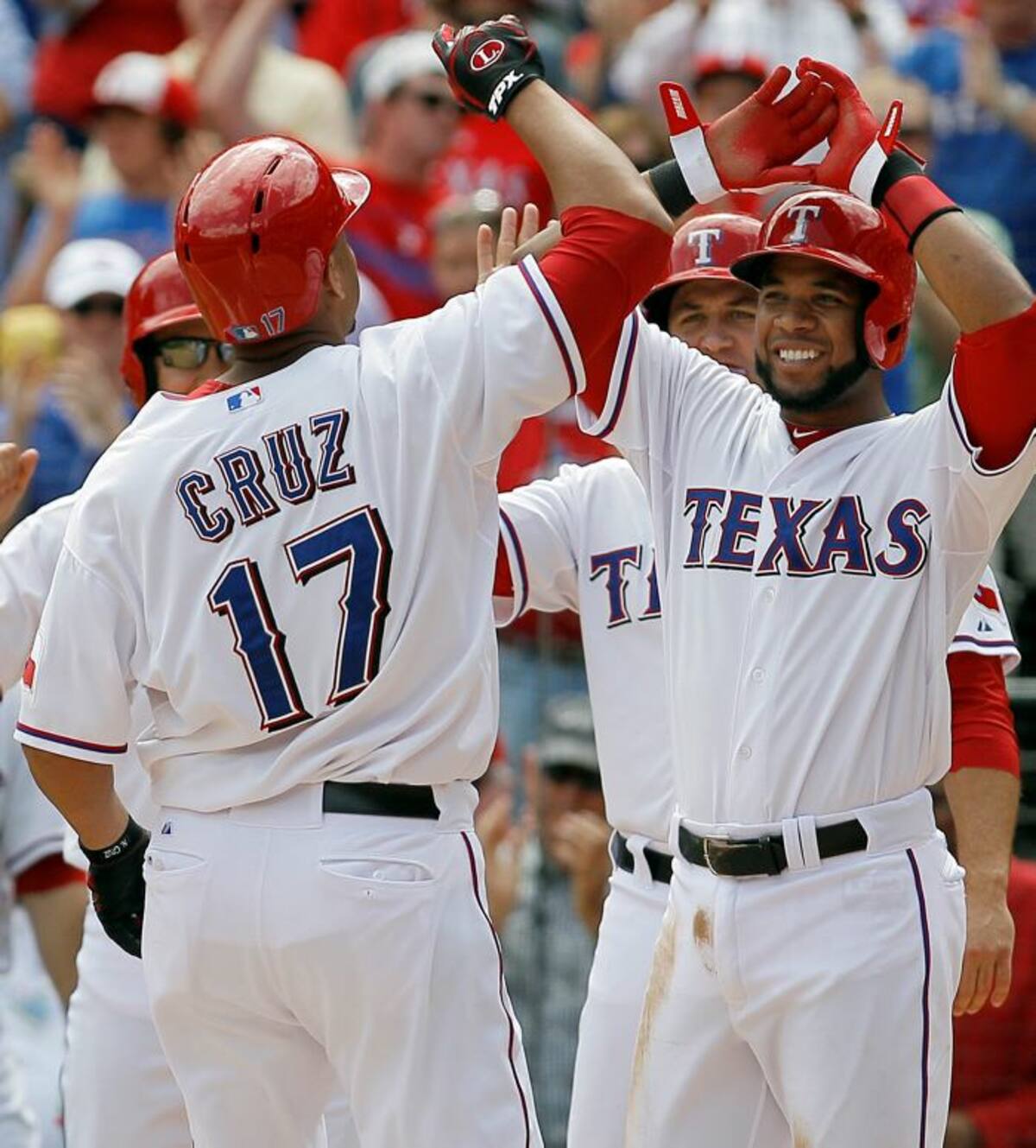 El jonrón con casa llena del dominicano coronó un quinto inning de cinco carreras que sacó del montículo a Aaron Harang (0-2). AP