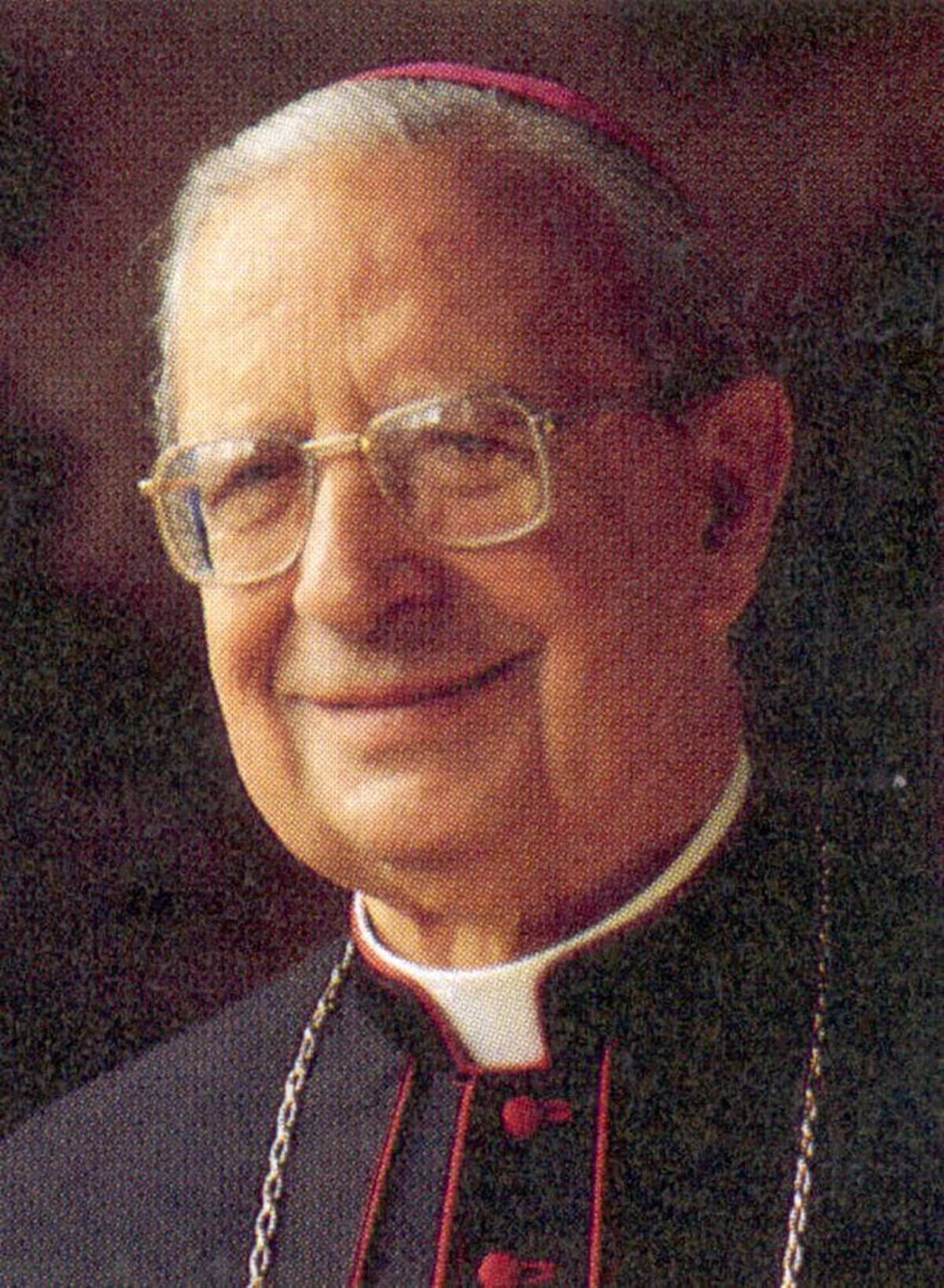 Monseñor Alvaro Del Portillo, primer sucesor del Beato Josemaria Escriva de Balaguer, fundador del Opus Dei.