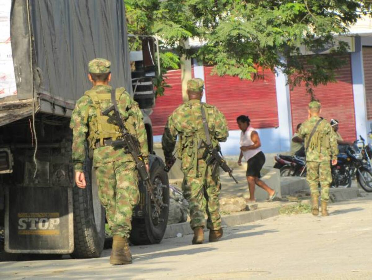 Así lucen las calles de Arjona desde los disturbios del jueves en la noche. JULIO CASTAÑO- EL UNIVERSAL