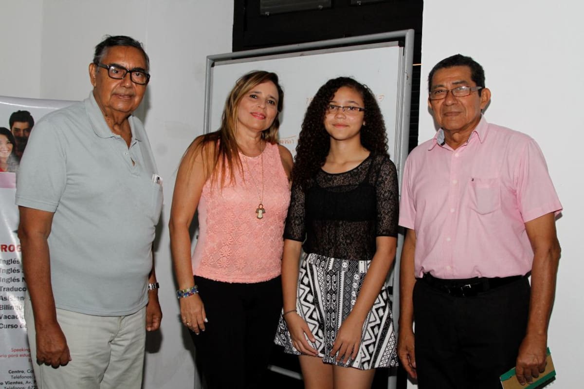 Juan Quintero, Janeth Sierra, Dayana González y Camilo Seña.
