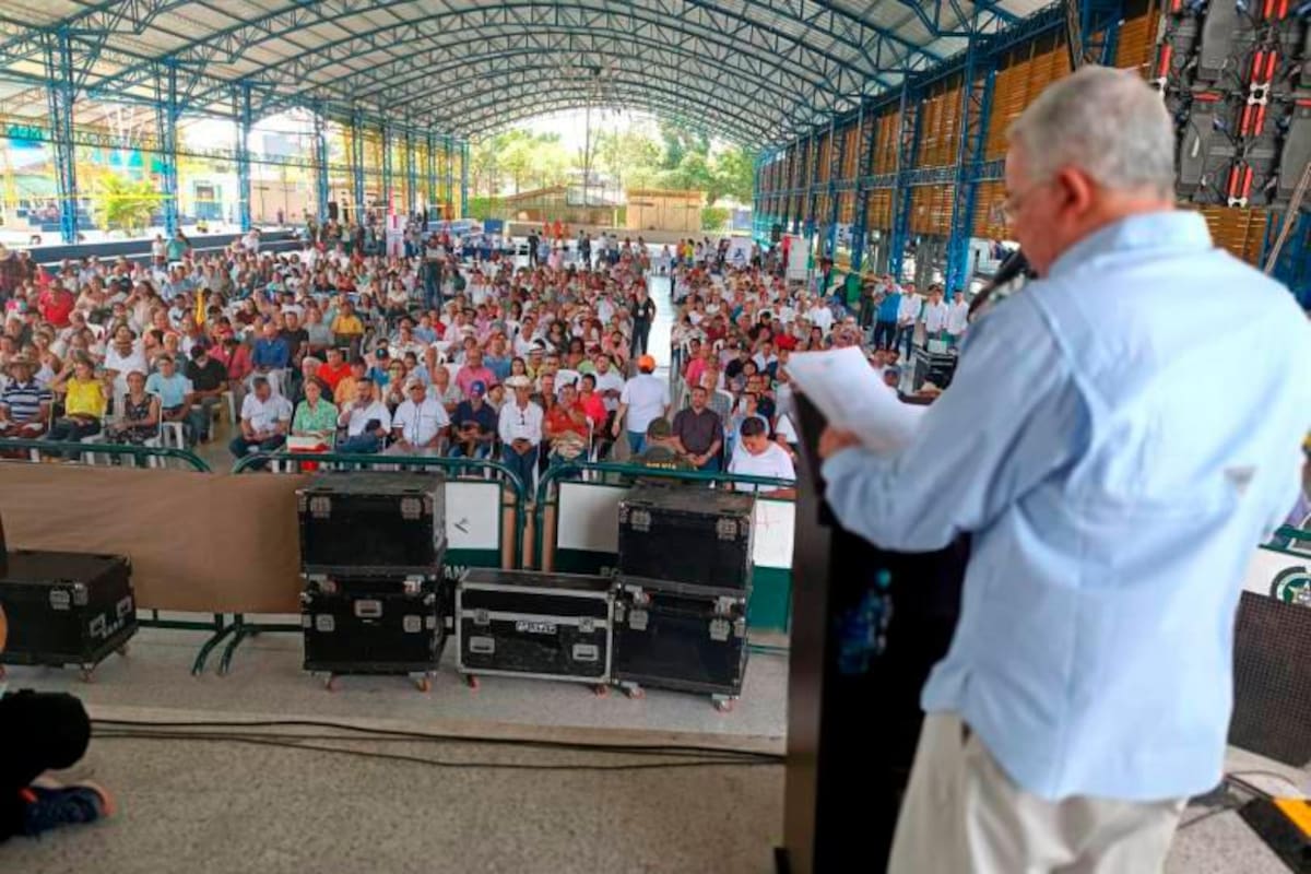 Uribe se opone a legalizar la marihuana recreativa: estas son sus 15 razones