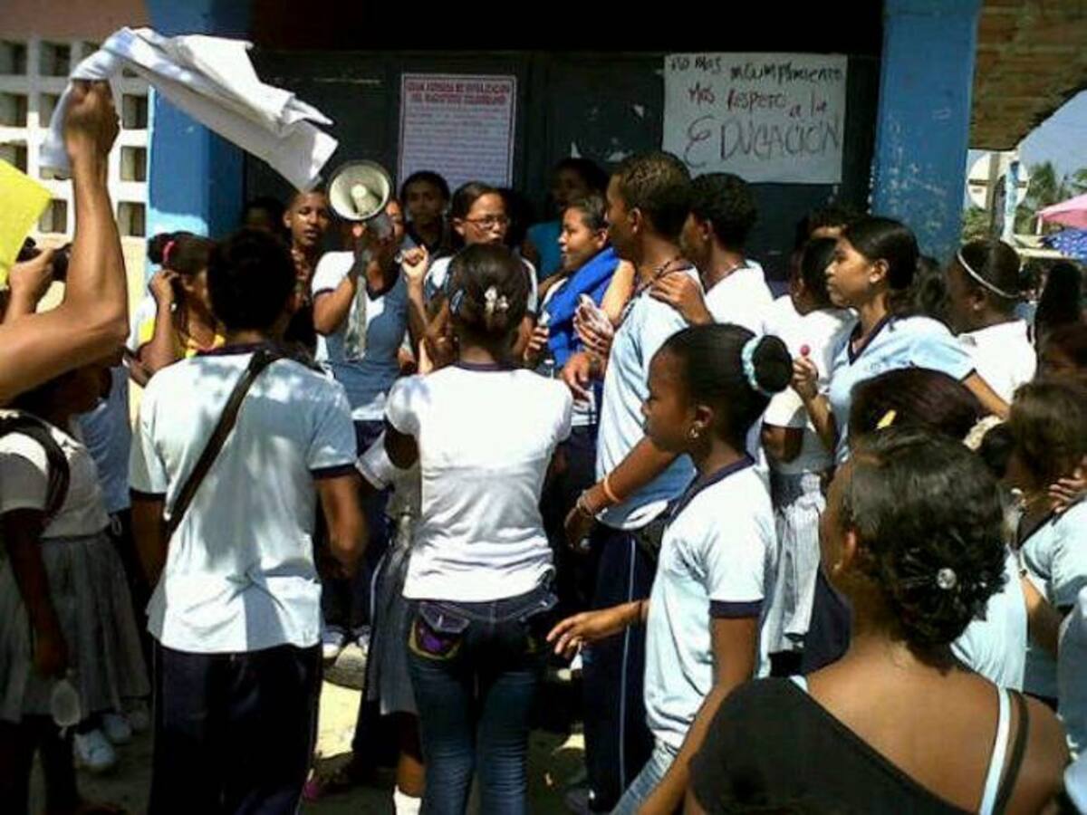 Protesta en el Colegio Nuevo Esfuerzo. EL UNIVERSAL