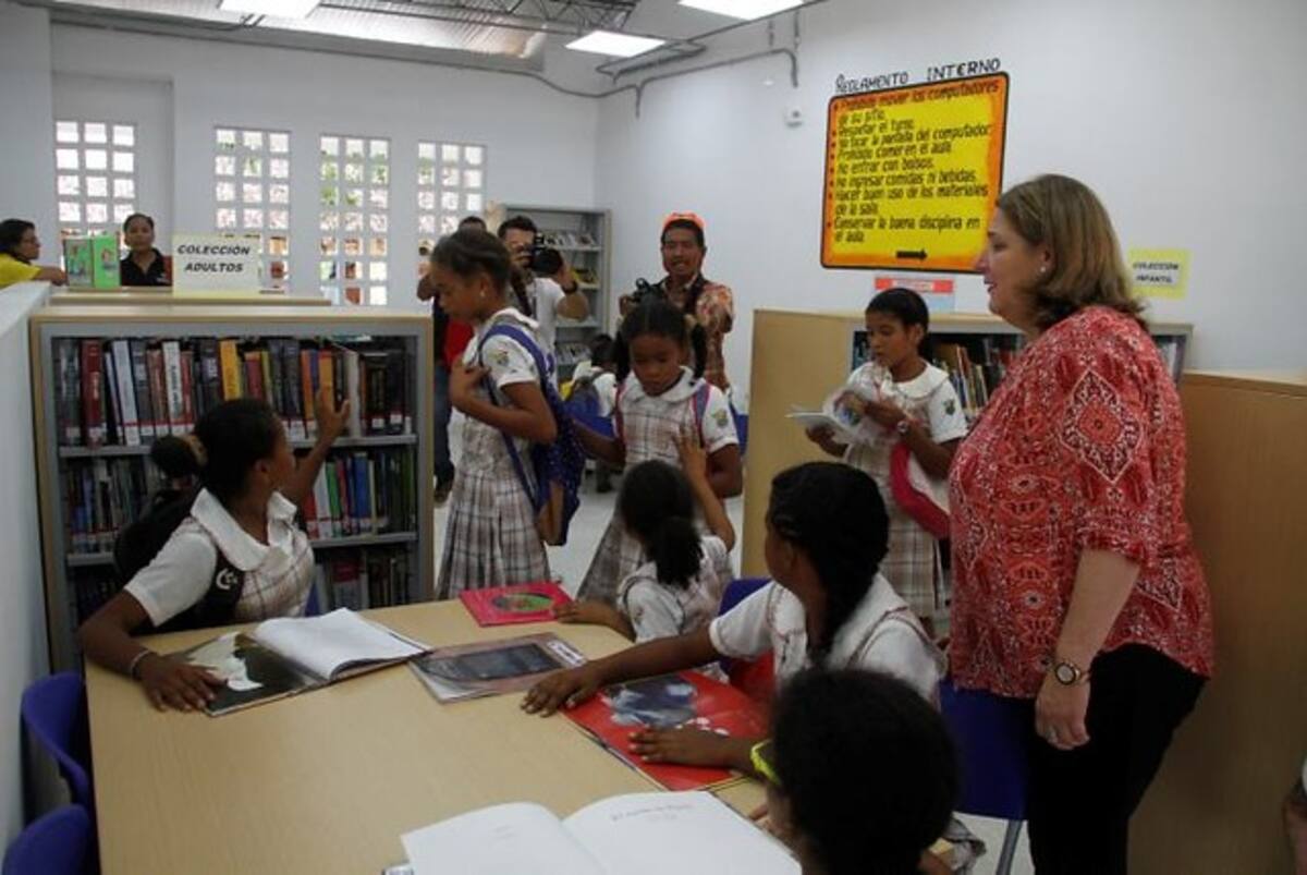 Según la ministra de Cultura, Mariana Garcés Córdoba, el Plan Nacional de Lectura y Escritura Leer es mi Cuento y el fortalecimiento de las bibliotecas públicas ha sido una de las prioridades estratégicas. COLPRENSA