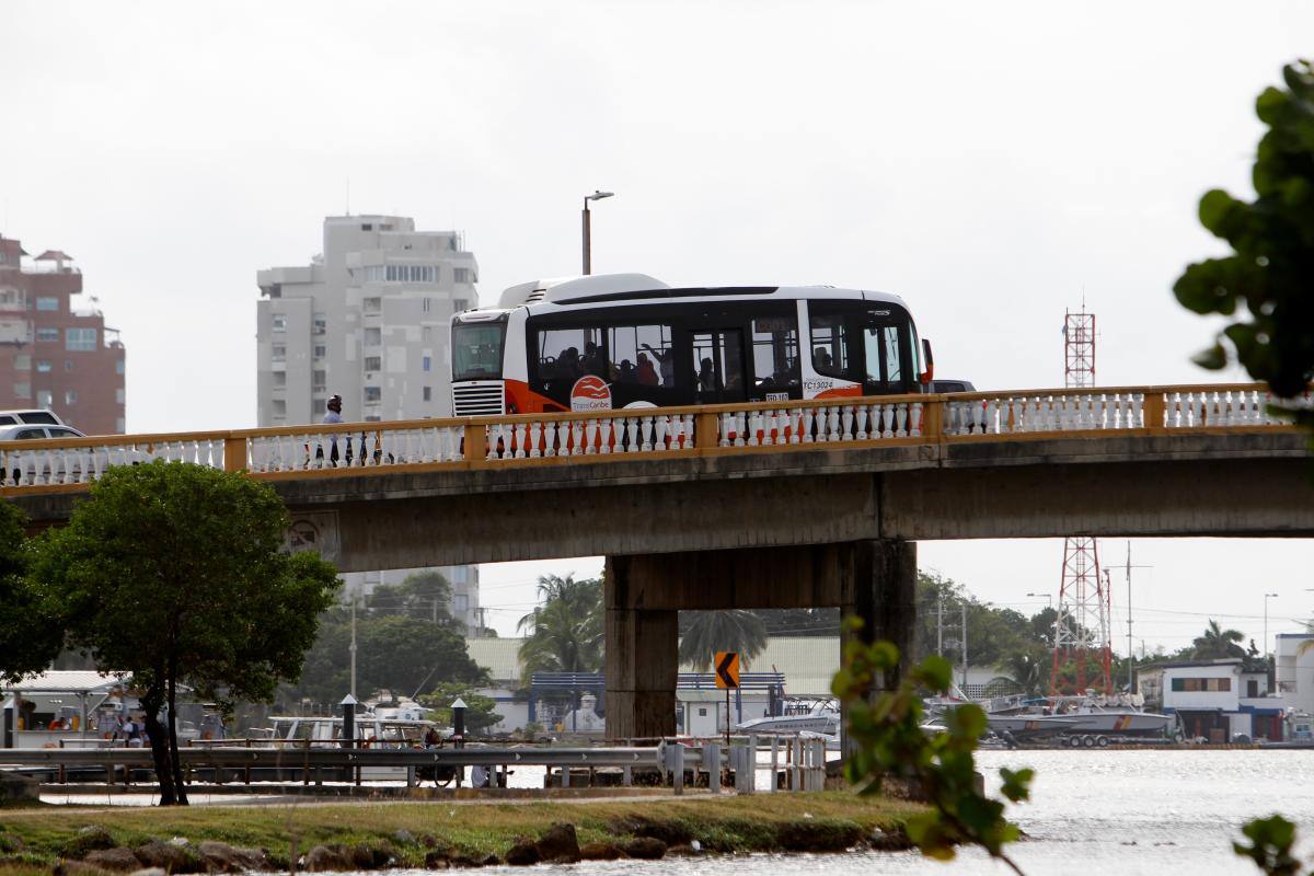 Pánico en Transcaribe: sujeto armado intimida con disparos a conductor