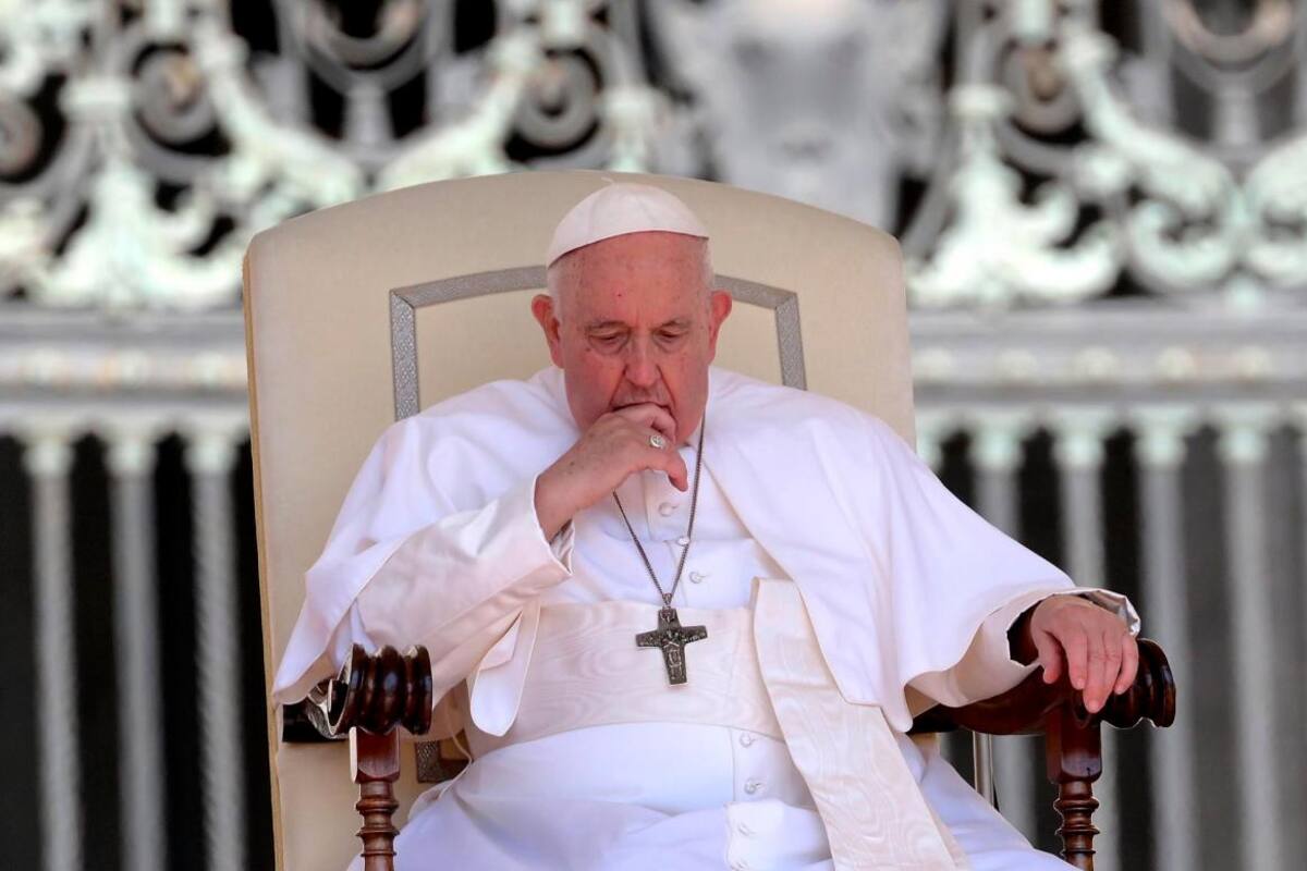 Recuperación papa Francisco: ha dado algunos pasos y trabajó un par de horas