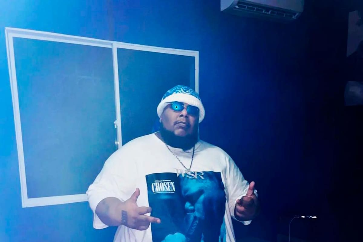 El conocido cantante urbano Mostaman salió de la cárcel: así lo celebra