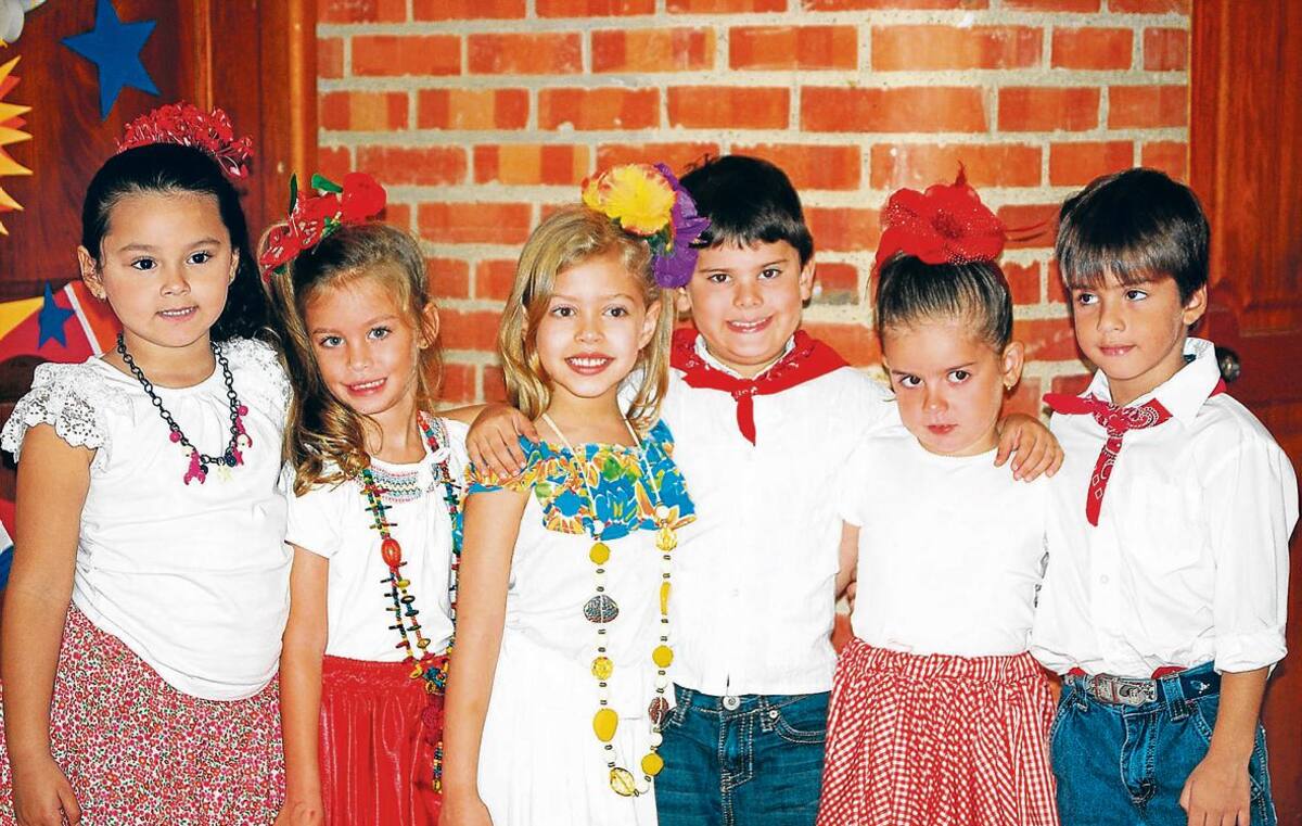 Mariangel Franco, Esperanza Van den Borne, Sofía Méndez, Juan Pablo Benedetti, Agnes Pereira y Felipe Campos.