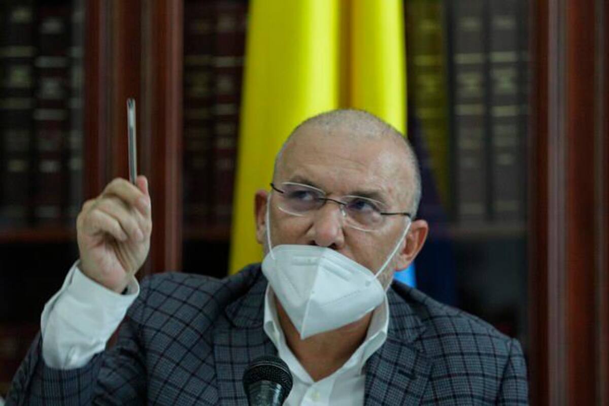 Roy Barreras se recupera tras recaída que le produjo la quimioterapia