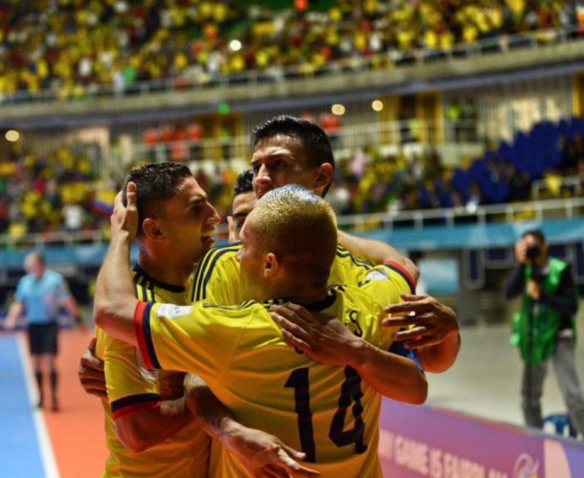 La tricolor dará todo para seguir con vida en la cita orbital de futsal. Colprensa