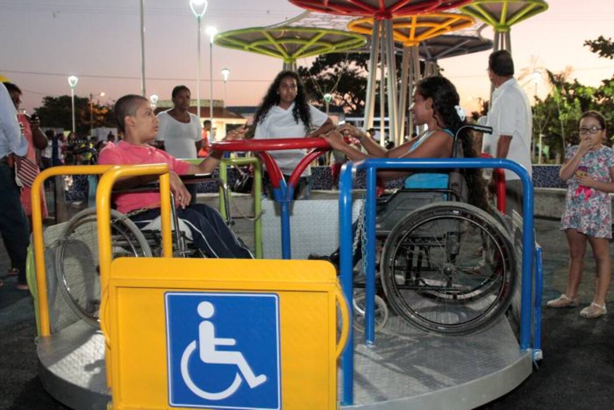 El primer parque inclusivo fue recibido con gozo por las personas con discapacidad. nayib gaviria