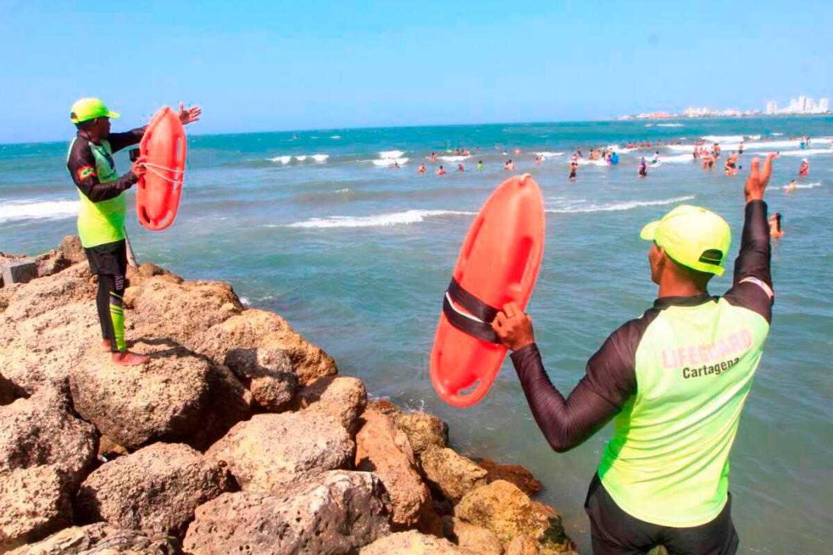 63 guardavidas garantizan la seguridad para bañistas en playas en Cartagena