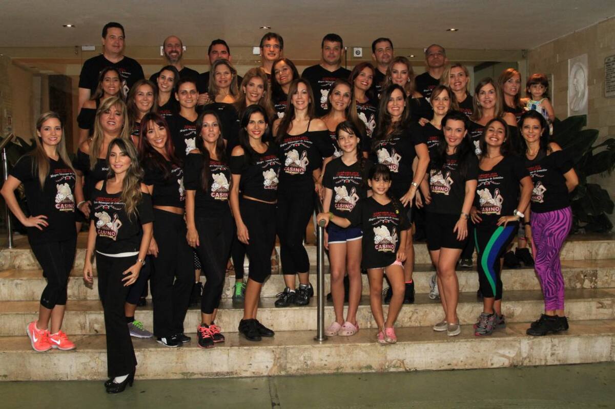 Integrantes de la comparsa del Club Cartagena.