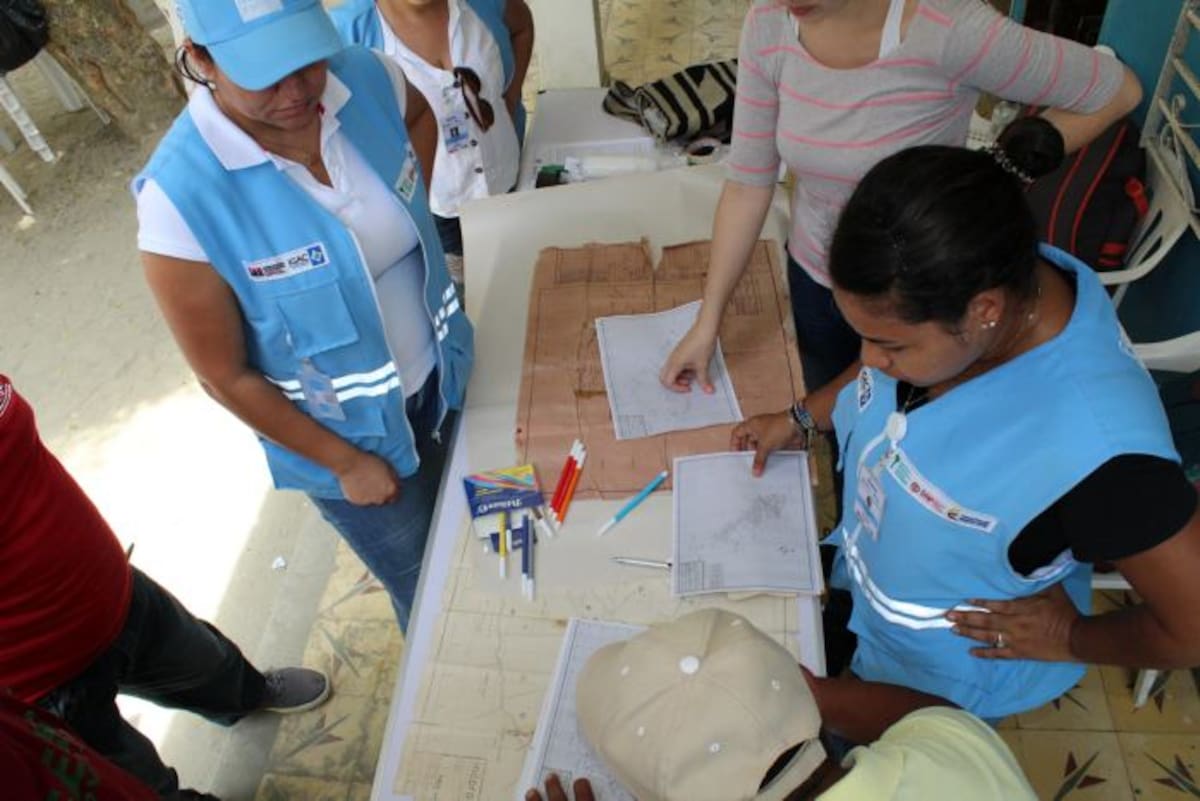 Mediante la visita predio a predio avanza este proyecto piloto en Ovejas. cortesía