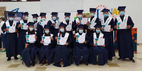 106 excombatientes se gradúan como bachilleres con ‘Maestro Itinerante’