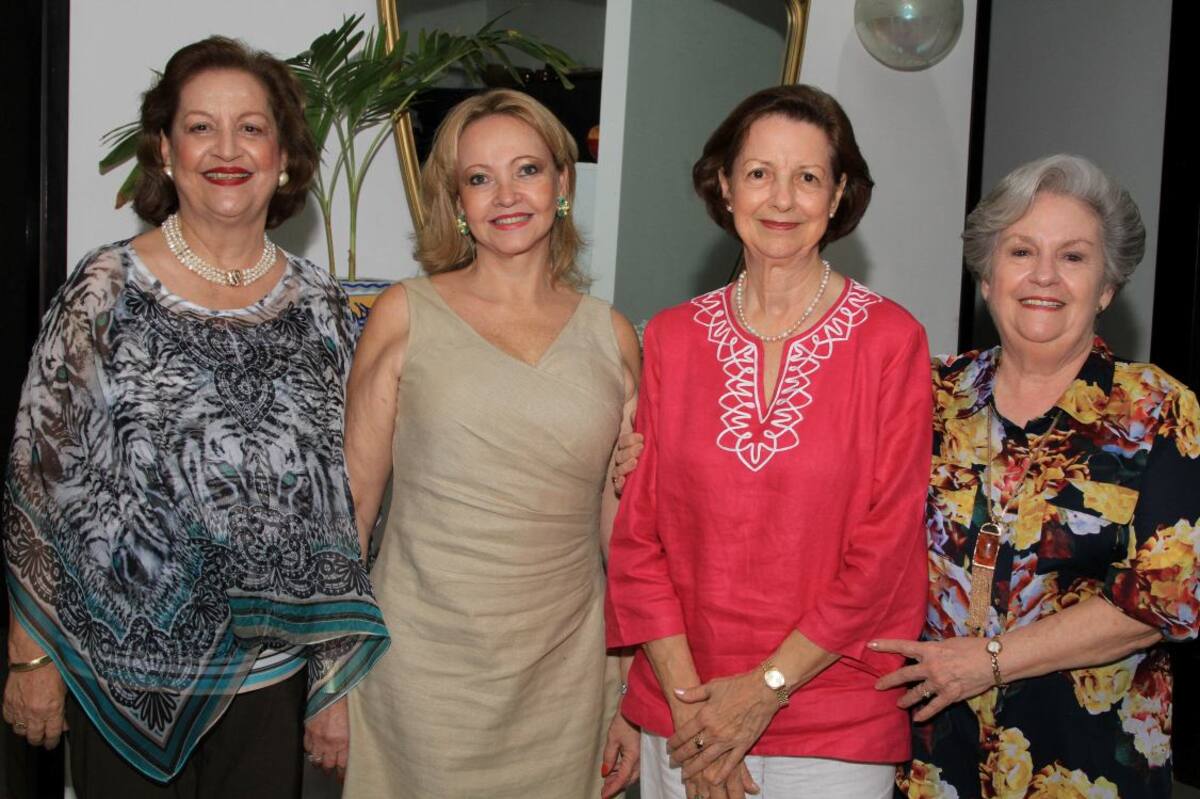 Astrid de Gómez, Janeth Támara, Vicky Martínez y Mery Badel de Guerrero.