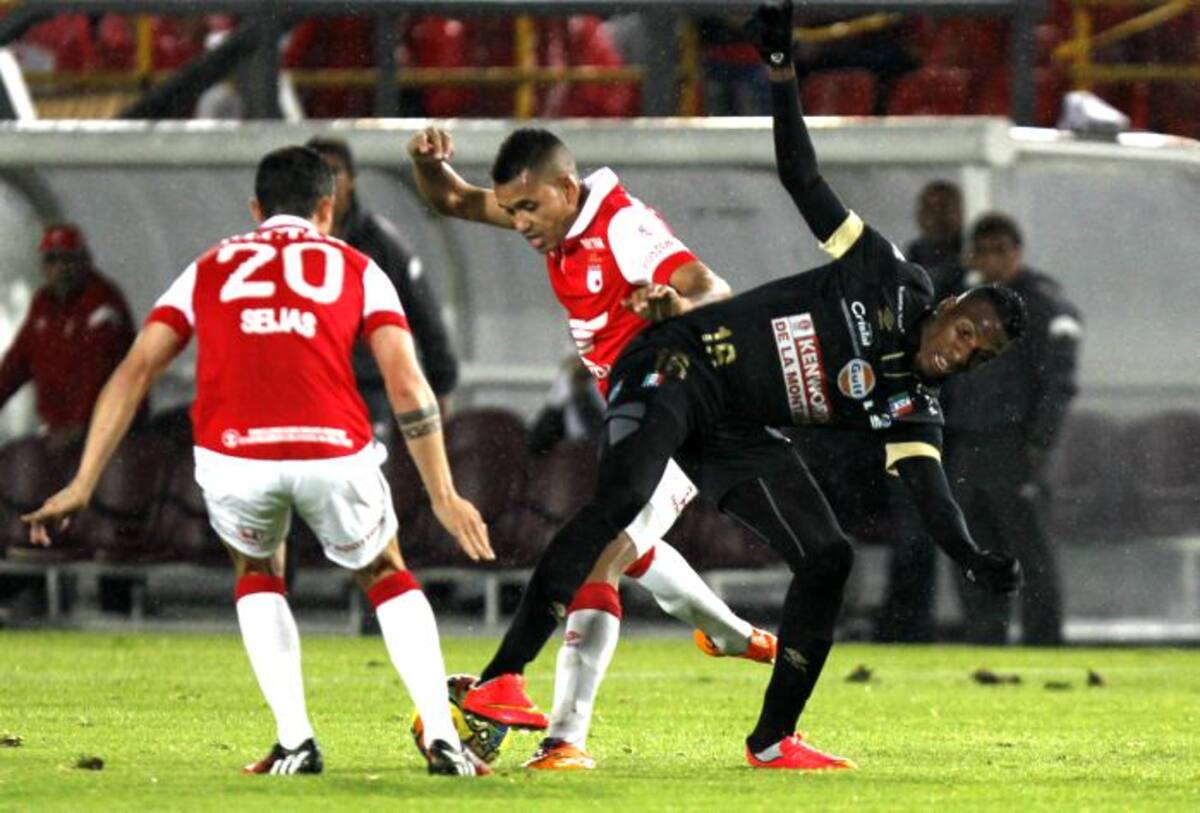 Santa Fe tiene la mejor opción para clasificarse a la final de la Liga Postobón. COLPRENSA