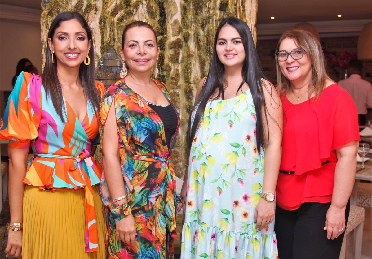 Tatiana Sandoval, Vilma Castillo, Carolina Lozano y Eulalia Castillo.