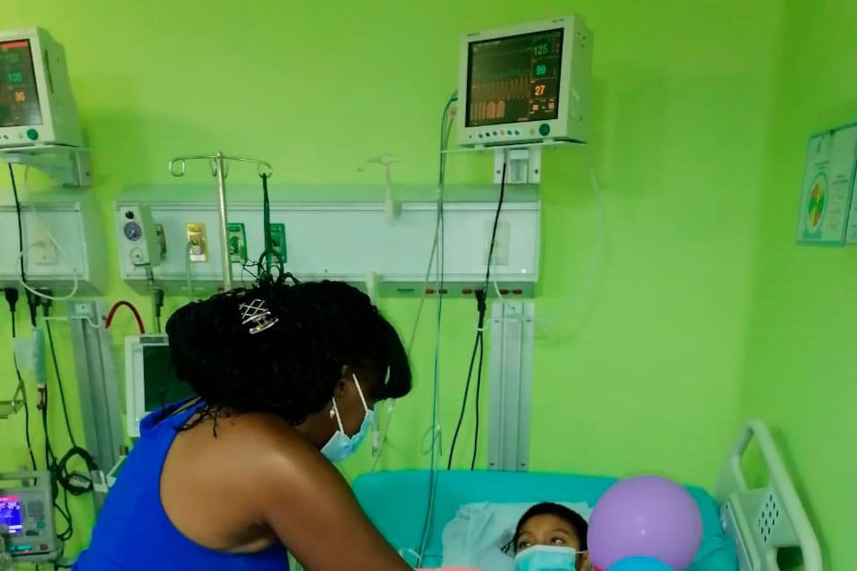 Fotos: pacientes de la Casa del Niño reciben regalos