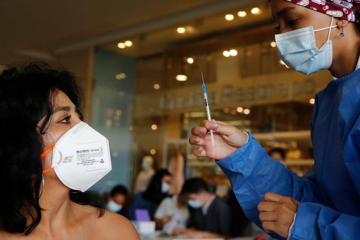 En Colombia vacunarán a personas con comorbilidades desde los 12 años