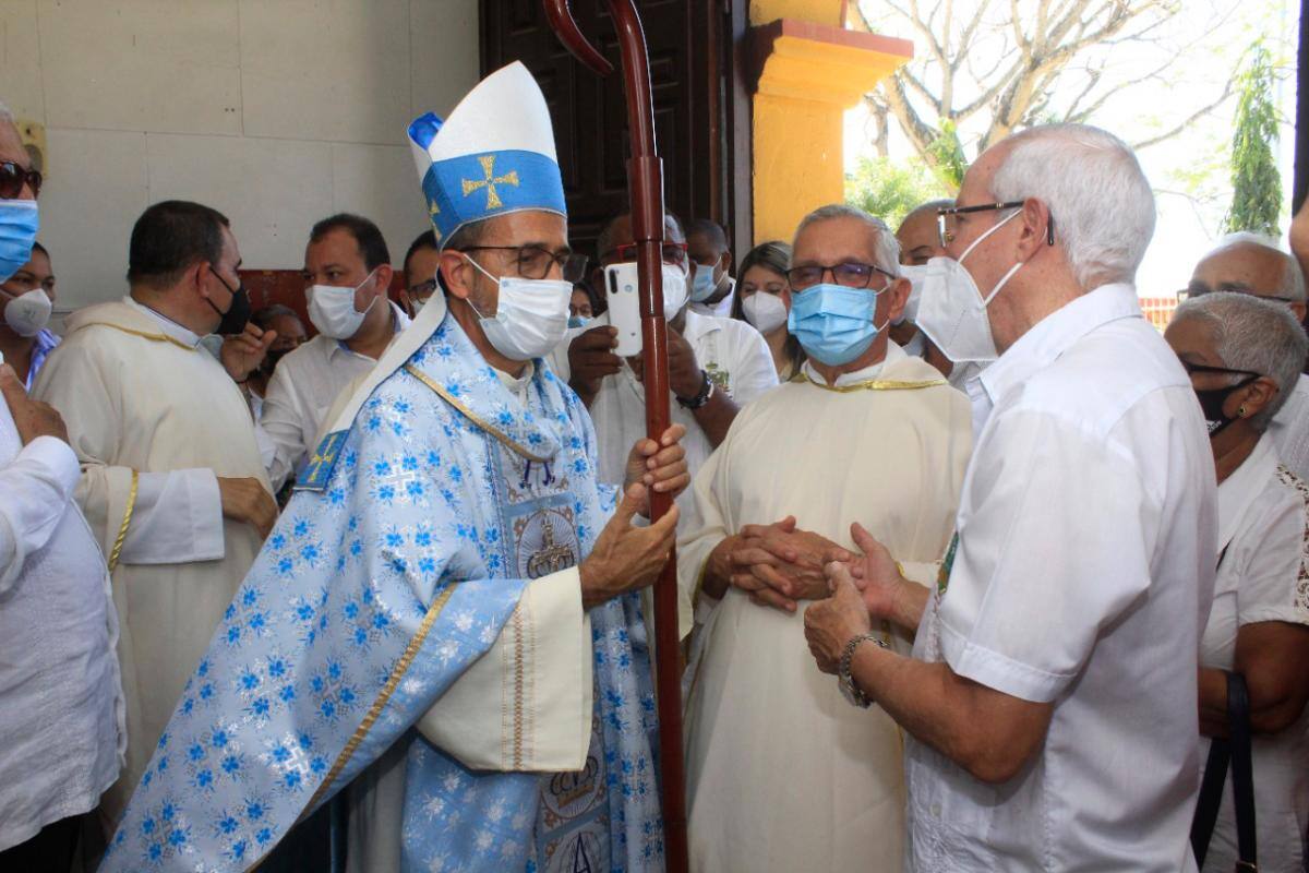 Monseñor Francisco Múnera visitó el municipio de Arjona