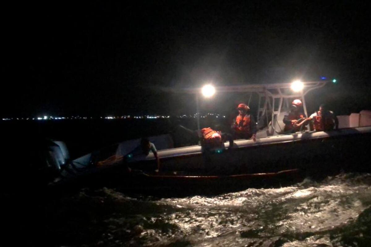 Rescatan a 4 pescadores en el Mar Caribe