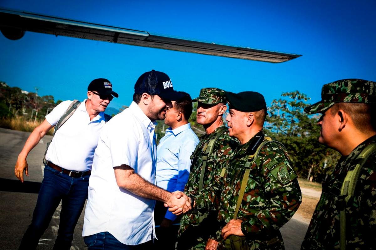 Gobernador de Bolívar preside consejo de seguridad en Santa Rosa del Sur