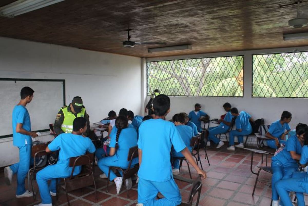 La Policía investiga si hay armas en los colegios de Montería ante la creciente ola de violencia que se está dando en algunas instituciones educativas de la capital cordobesa. Nidia Serrano - El Universal