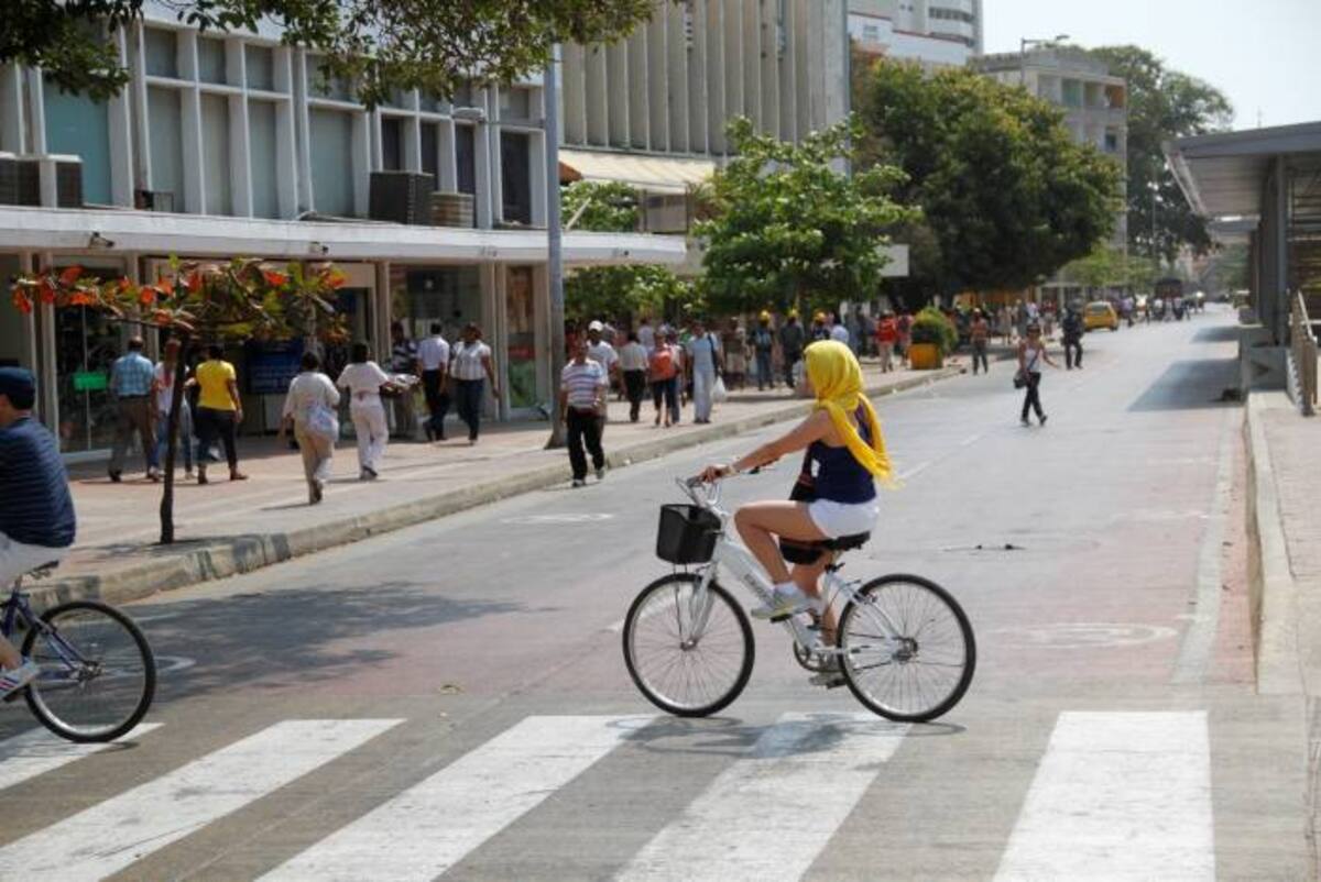 La avenida Venezuela, luce despejada con buena circulación peatonal por sus andenes, gracias al trabajo en llave de Espacio Público, el Datt y la Policía. Cortesía