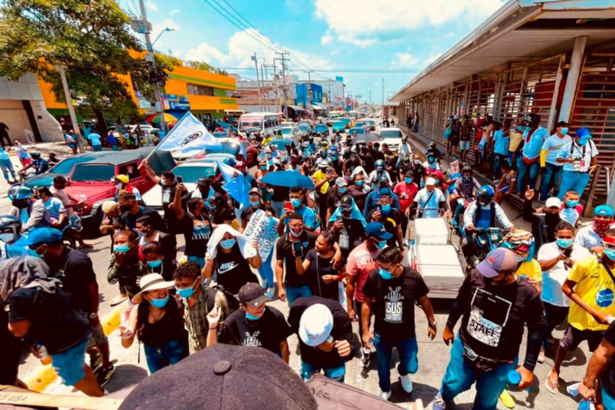 Sin alteraciones culminó marcha en contra del toque de queda