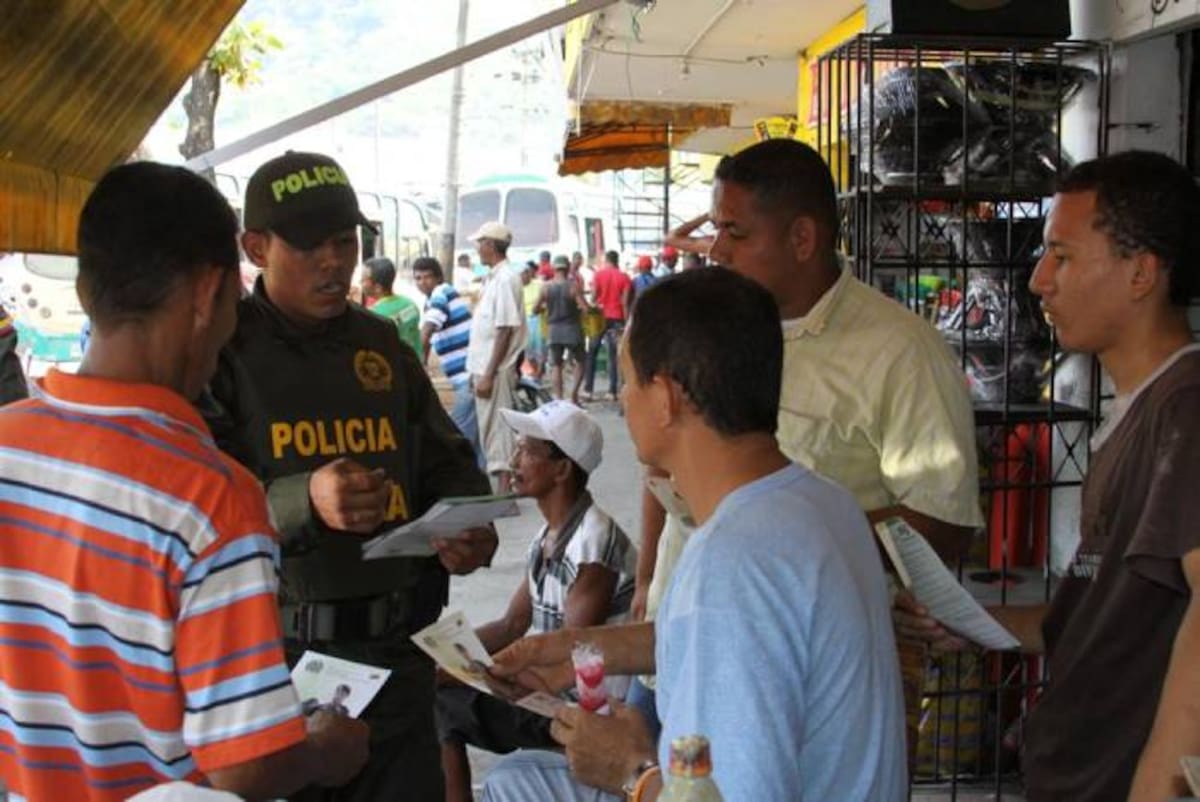 Las personas pueden llamar a la línea 165 ante una extorsión. CORTESÍA