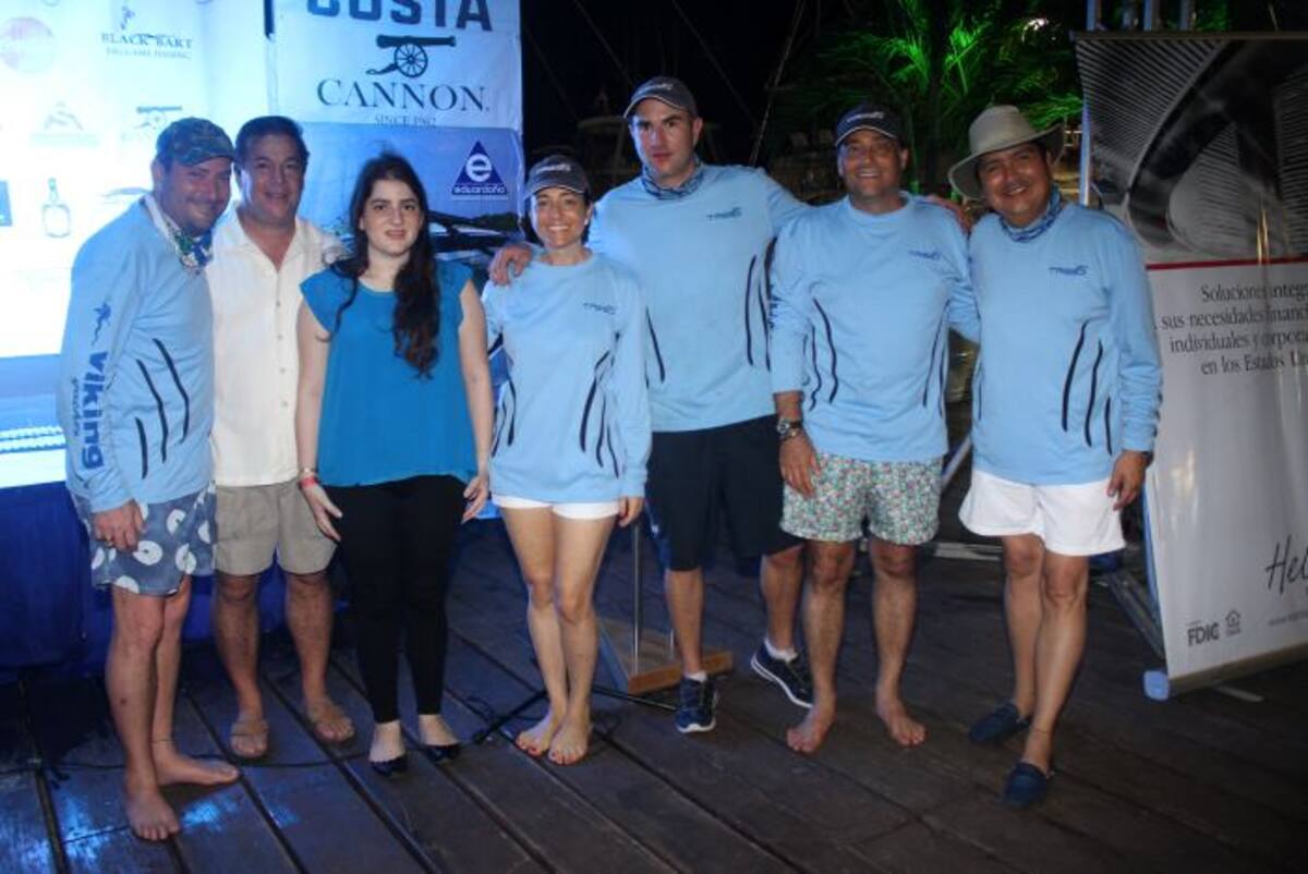 Tripulacion de Tres 15, primer líder del XXXV Torneo Internacional de Pesca. Cortesía