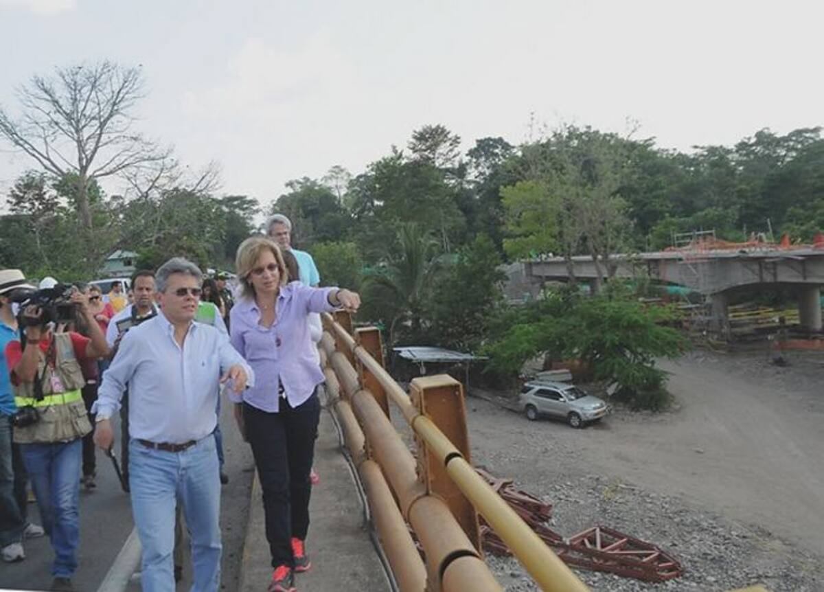 La ministra Cecilia Álvarez se mostró molesta por el mal estado en que se encuentra la vía que de Sincelejo va a San Onofre y de ese municipio a la Cruz del Viso. COLPRENSA