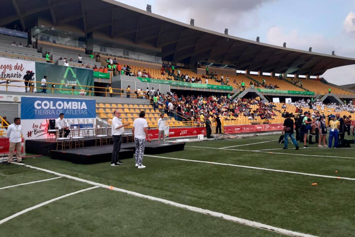 El ambiente de fiesta deportiva en la antesala de la inauguración de los JJ.NN.
