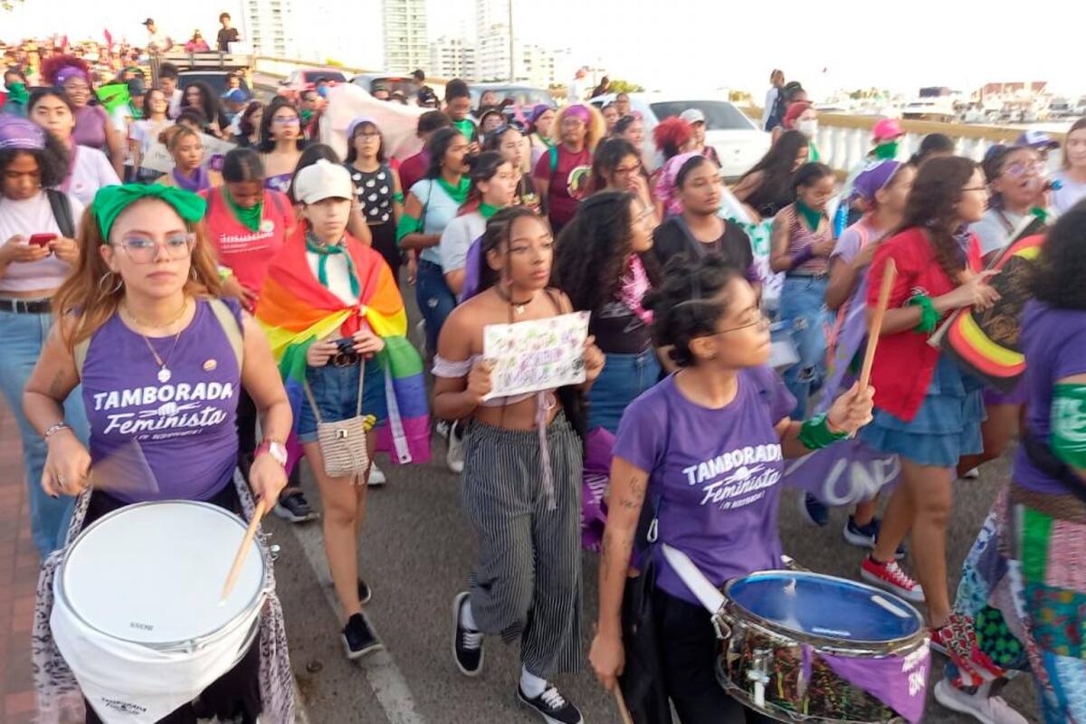 Así se vive la marcha de no violencia a la mujer en Cartagena
