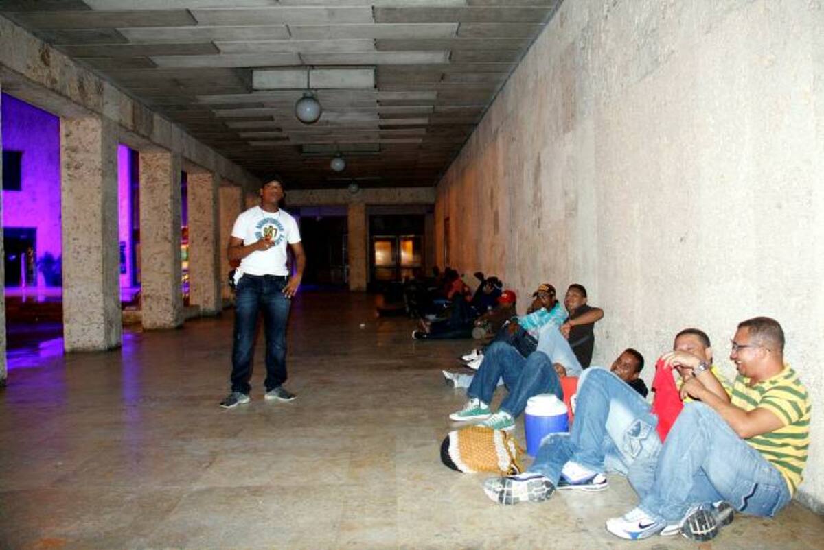 Varios grupos de amigos llegaron desde distintos barrios de la ciudad luego de enterarse a través de los medios de comunicación de la realización de esta feria. NAYIB GAVIRIA AMADOR - EL UNIVERSAL