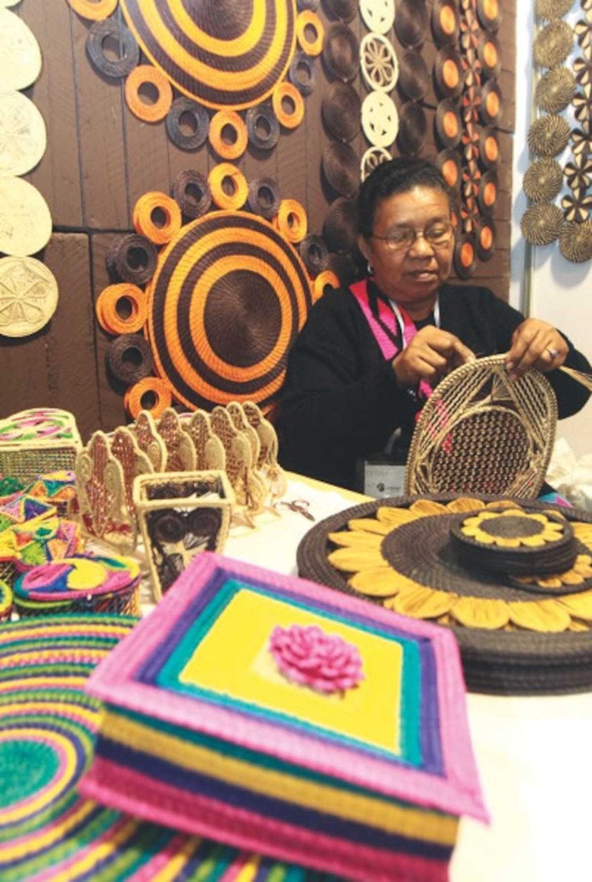 Expoartesanías tiene este año a 17 países invitados y nuevos espacios para visitar. De acuerdo con la gerente de Artesanías de Colombia, es la feria más importante de América Latina. “No es fácil reunir a 800 artesanos, así que considero que amerita totalmente la visita”.