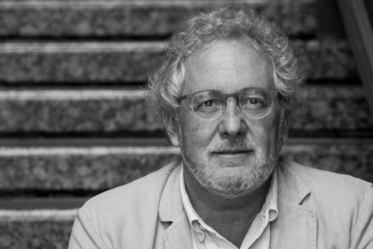 Héctor Abad Faciolince concibe su trabajo de escritor como el de un “médium”